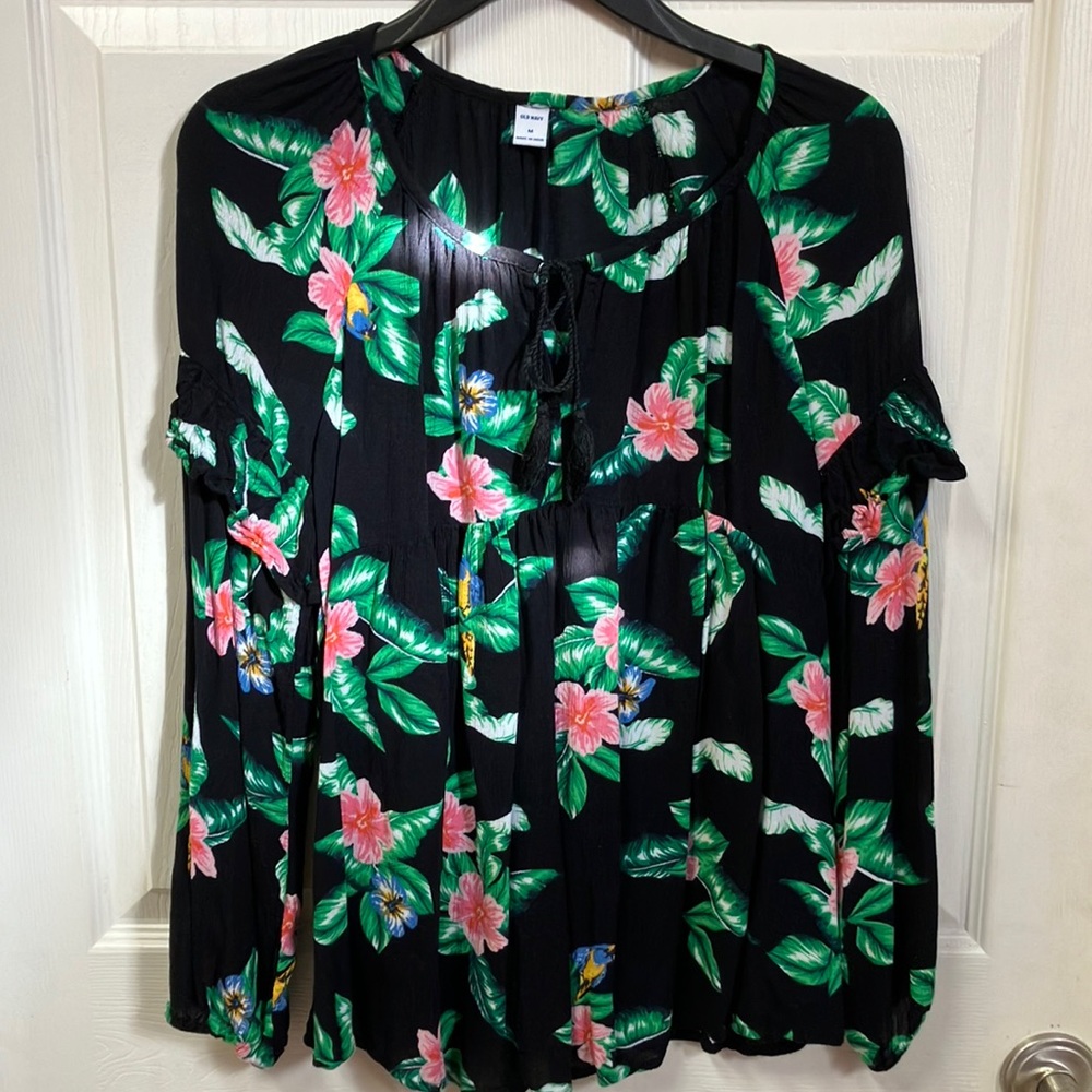 Ladies Black Floral Blouse size M Old Navy